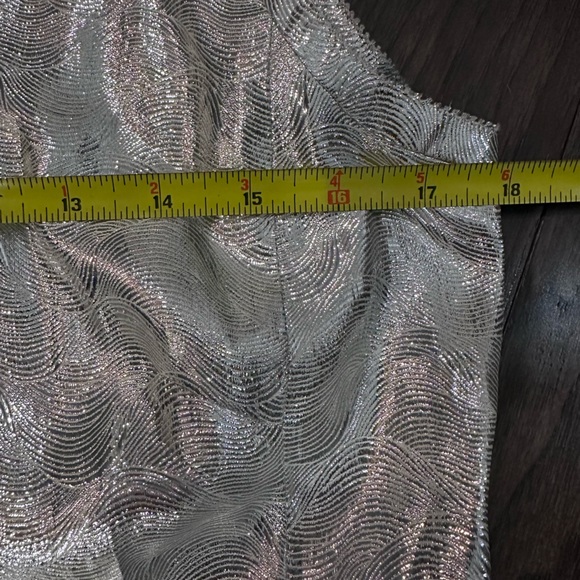 Tory Burch Women Silk Sleeveless Crew Neck Top Metallic Blouse Sz10. Never Worn - Picture 6 of 6
